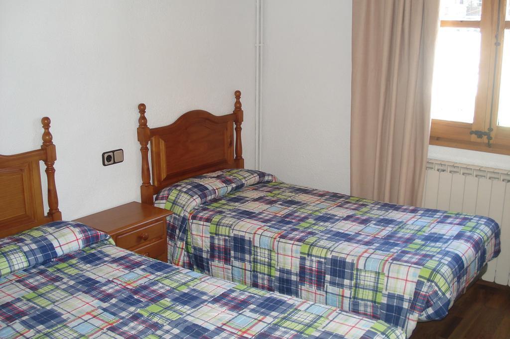 Apartaments Pont Romanic Espot Rom bilde