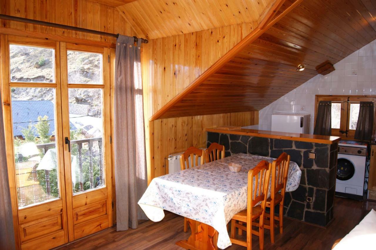 Apartaments Pont Romanic Espot Eksteriør bilde