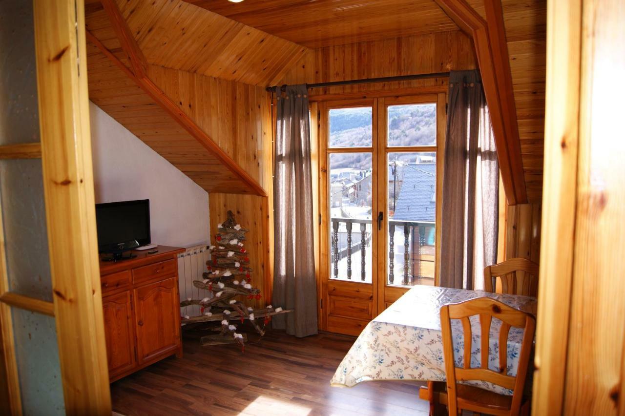 Apartaments Pont Romanic Espot Eksteriør bilde