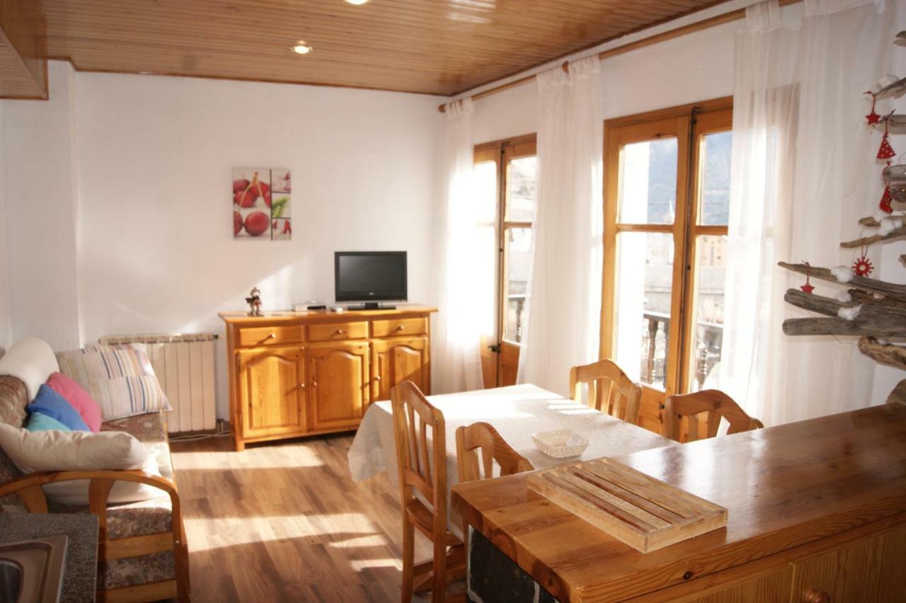Apartaments Pont Romanic Espot Eksteriør bilde