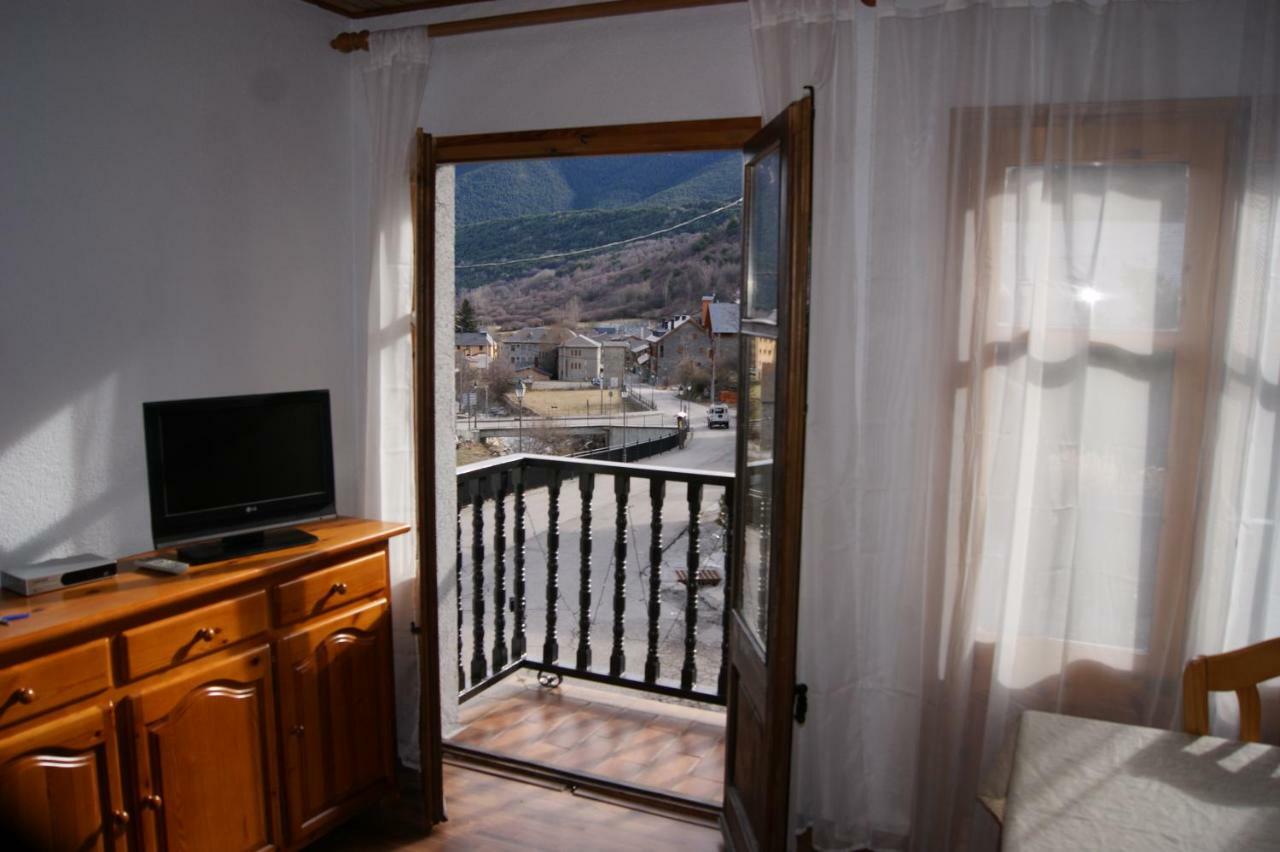 Apartaments Pont Romanic Espot Eksteriør bilde